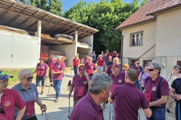 vinogradniski-pohod-sremic-2026-07729A8D3C-56B6-D3C2-5185-6730B293A458.jpg