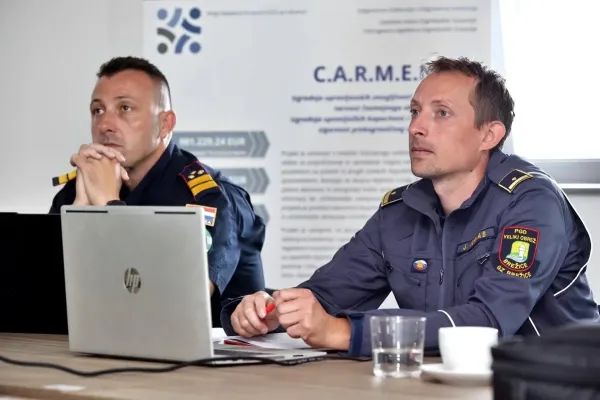 carmen-obmejno-sodelovanje-015F7129CF-6F29-BB0C-C36B-B4B4612131AC.webp