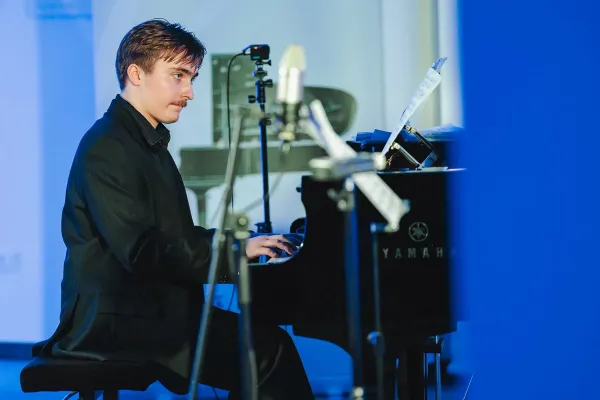 drugi-anin-koncert-leskovec-018746DF10-E698-3CAF-DD2B-8E139A826EAE.webp