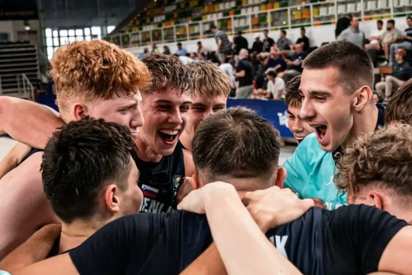 slovenija-v-polfinale-u18-0847030F6B-46AF-EA18-6EC0-B5BF57E1031B.webp