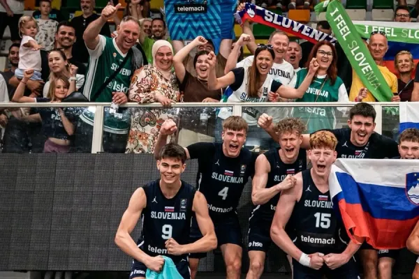 slovenija-v-polfinale-u18-099BF667B6-1D48-8402-E405-06A6703593CB.webp