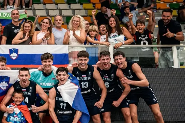 slovenija-v-polfinale-u18-142CDF83E7-698F-9305-6760-FFADC0B374CD.webp