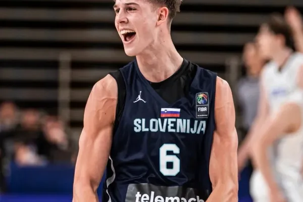 slovenija-v-polfinale-u18-159A046A79-D5EB-4D92-829D-79F2C6DDBBF8.webp