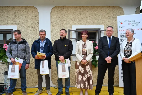 podelitev-blagovne-znamke-sozitje-kozjanski-park4B15419D-1CFC-89F5-3852-FB35DBD29164.webp