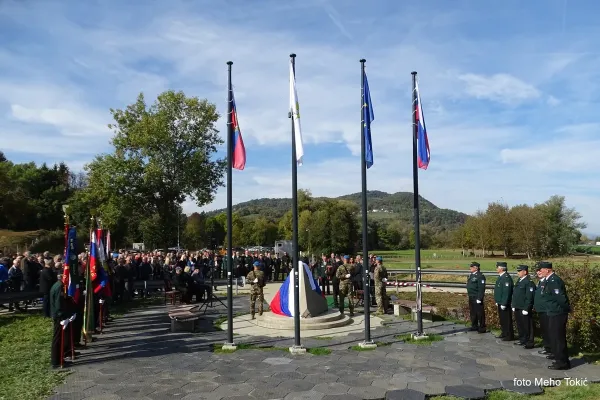polaganje-venca-prilipe-113D038F5D-AC55-C4FB-6084-B7201A948B3F.webp